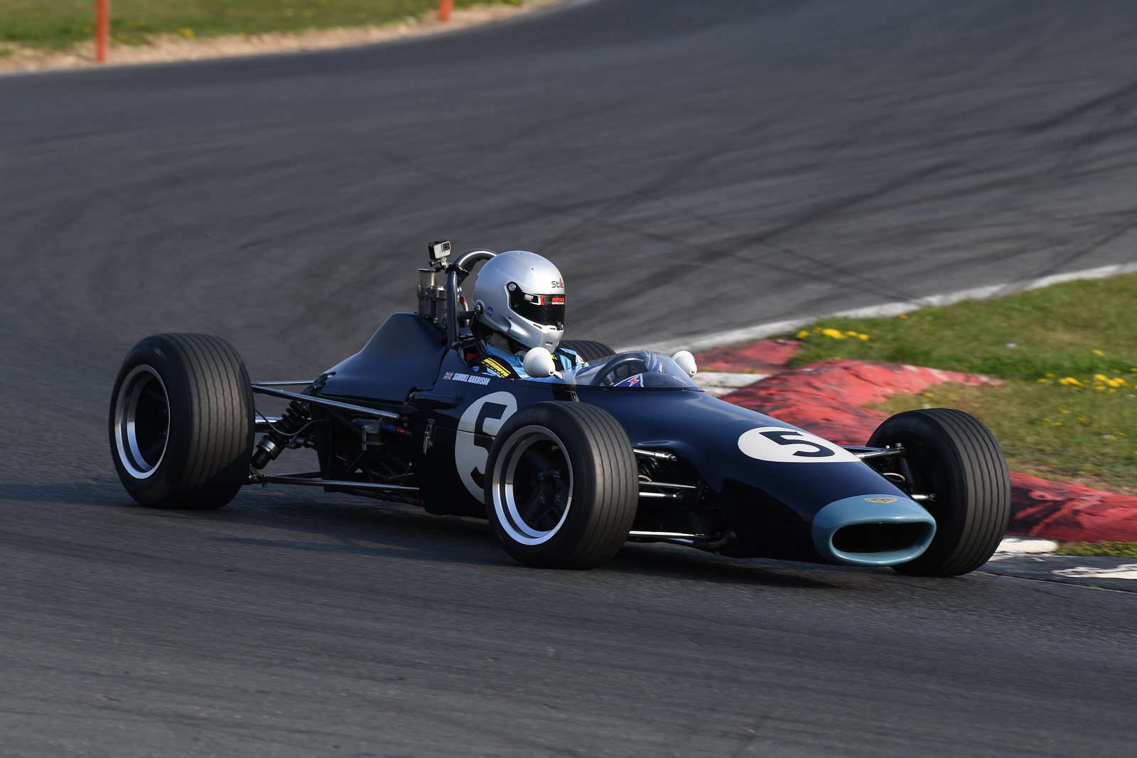 Chevron B15 9