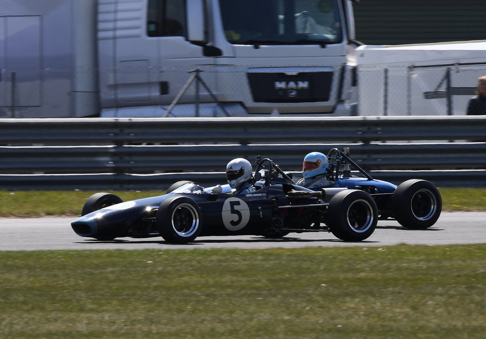 Chevron B15 11