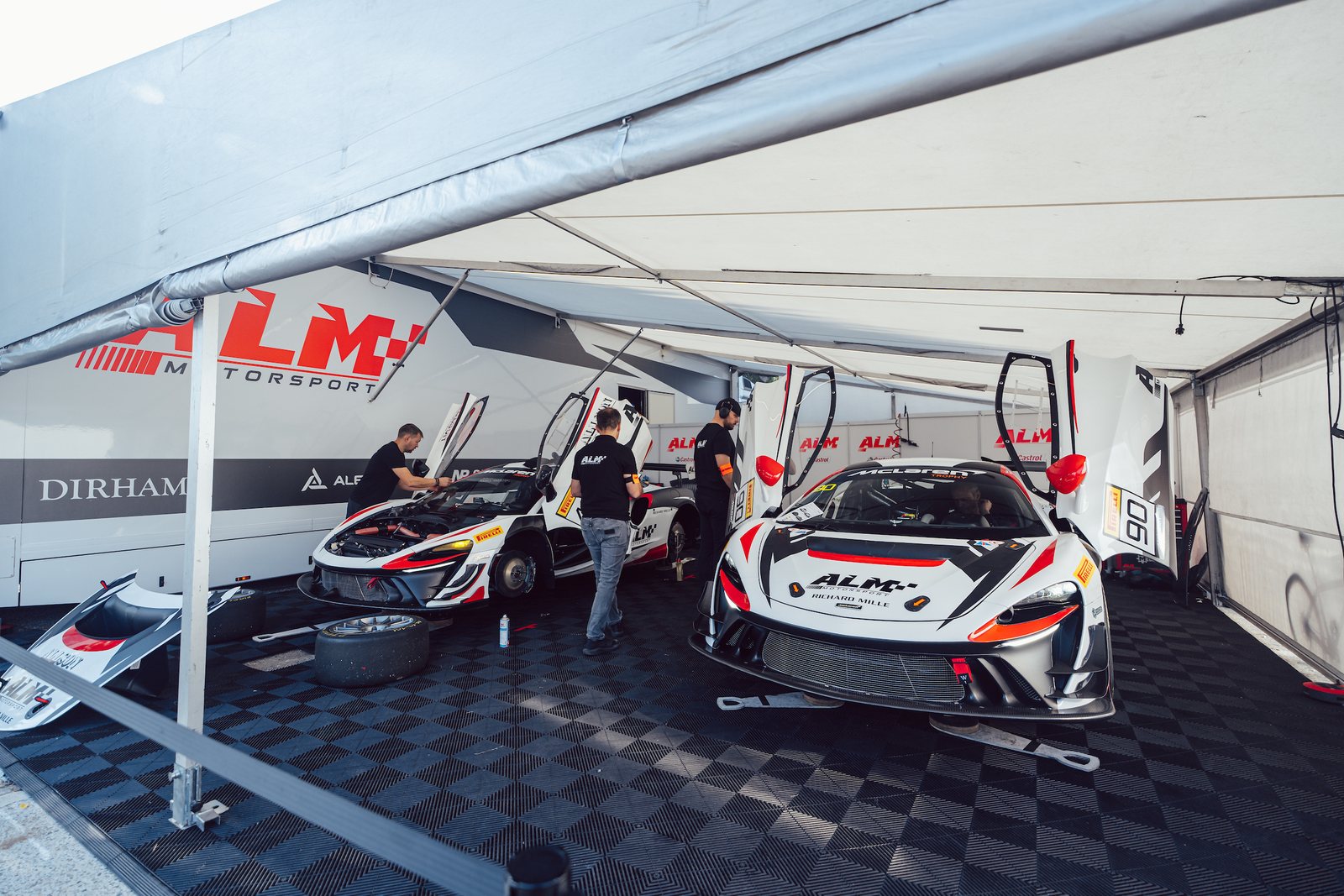 McLaren Artura Trophy EVO 5