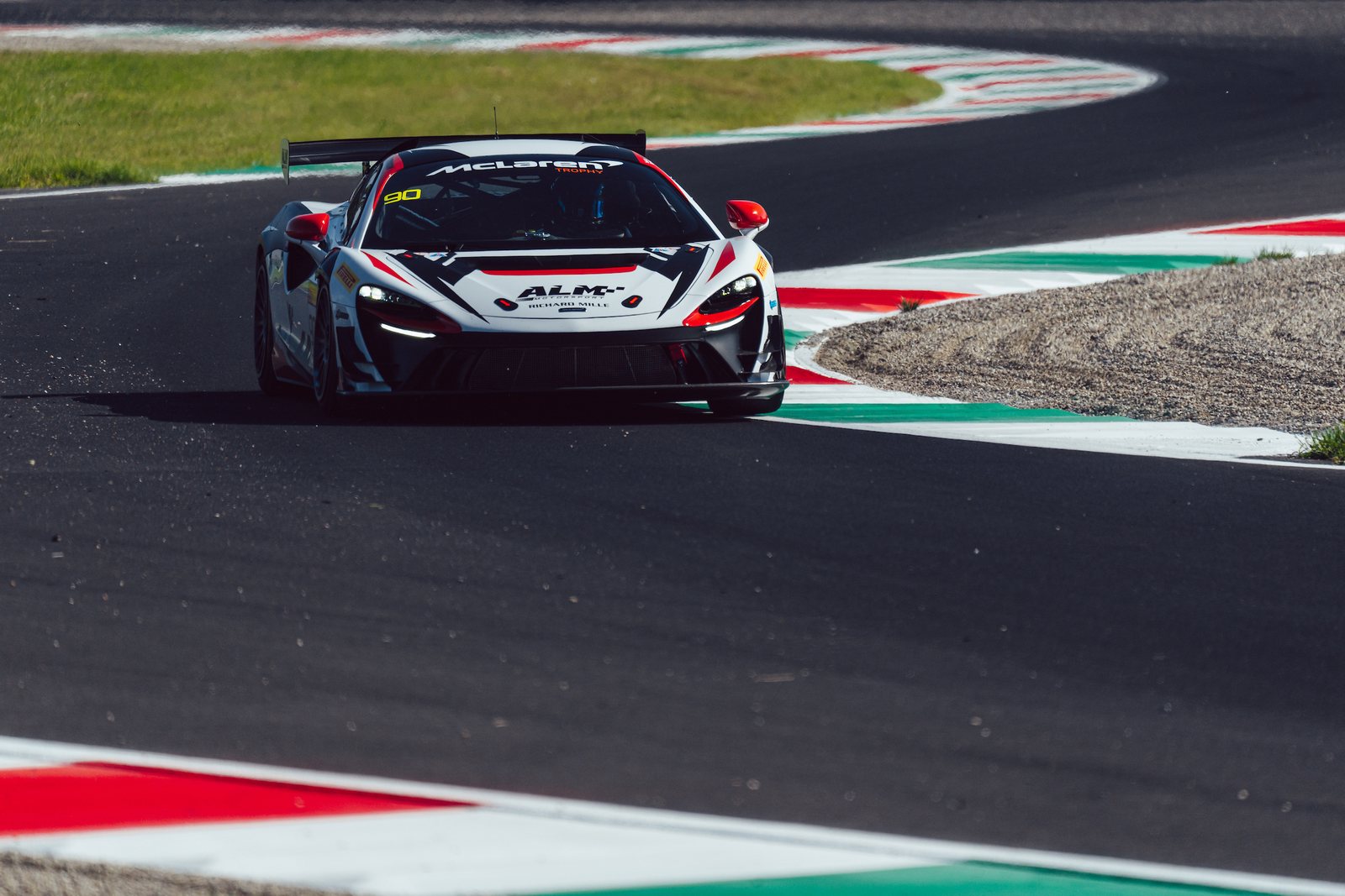 McLaren Artura Trophy EVO 6