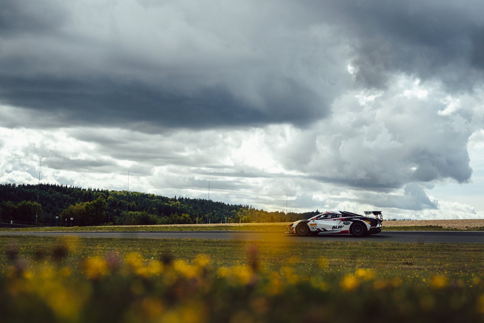 McLaren Artura Trophy EVO 11