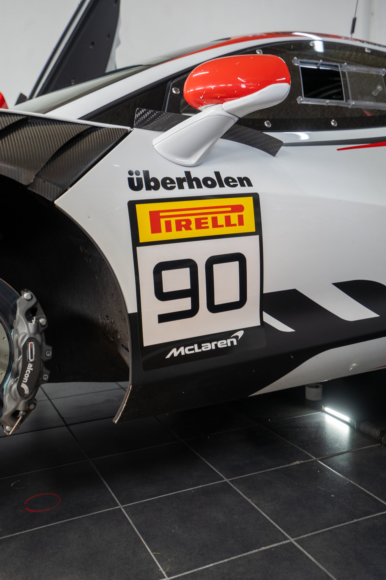 McLaren Artura Trophy EVO 18